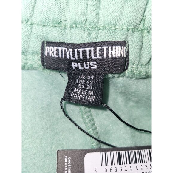 PrettyLittleThing Plus Sage Green Printed Pocket Sweat Shorts Size 20 - Picture 6 of 7